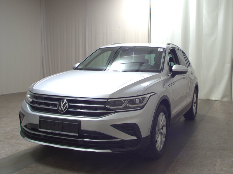 Volkswagen Tiguan 2.0 TDI Elegance • 360° kamera • ACC — 2