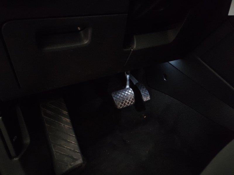 Volkswagen Tiguan 2.0 TDI Elegance • 360° kamera • ACC — 7
