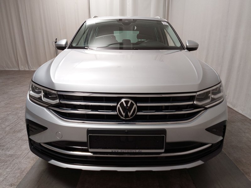 Volkswagen Tiguan 2.0 TDI Elegance • 360° kamera • ACC — 9