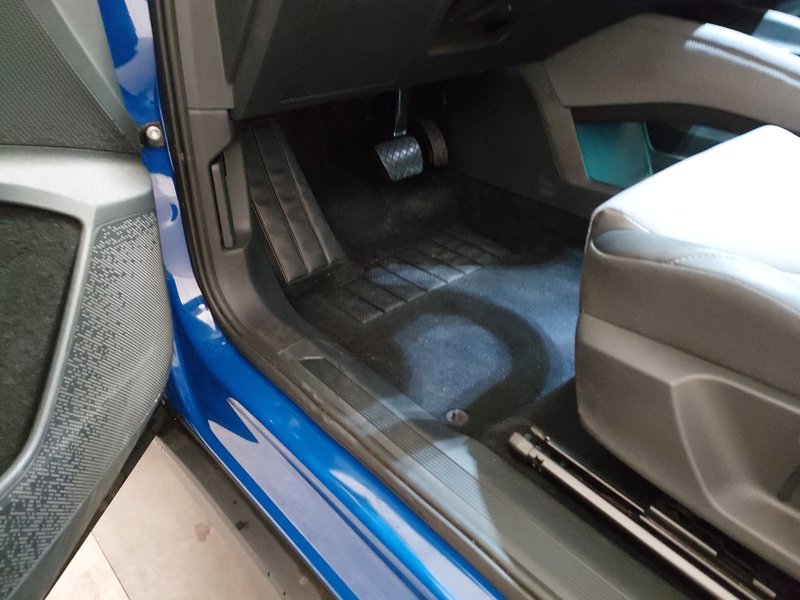 Škoda Enyaq Loft • ACC • AHK — 7