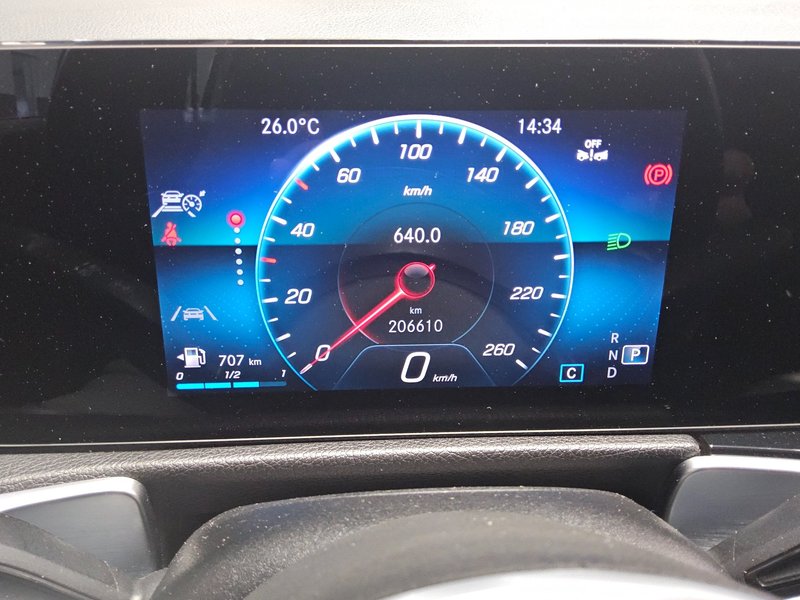 Mercedes-Benz GLB 220 d 4MATIC automatik Progressive • ACC • AHK — 8