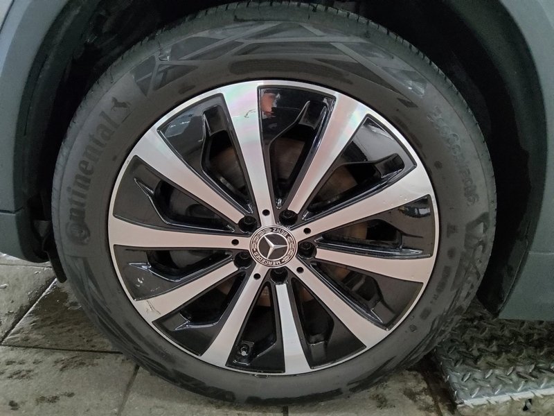 Mercedes-Benz GLA 220 d automatik Progressive • panorama • LED — 11