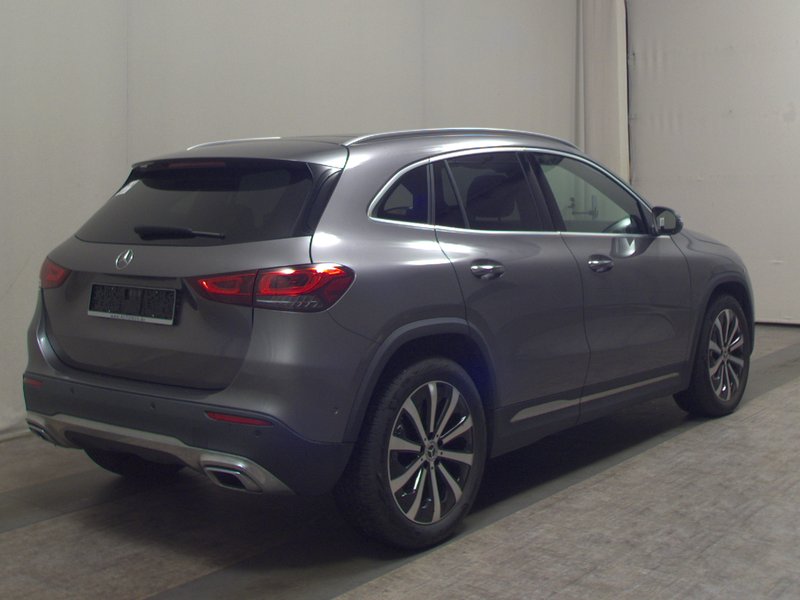 Mercedes-Benz GLA 220 d automatik Progressive • panorama • LED — 4