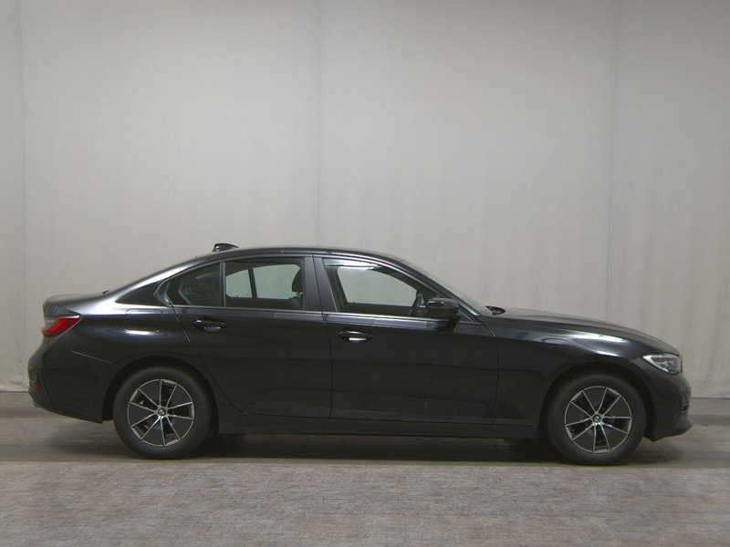 BMW 318d automatik Advantage • ACC • LED