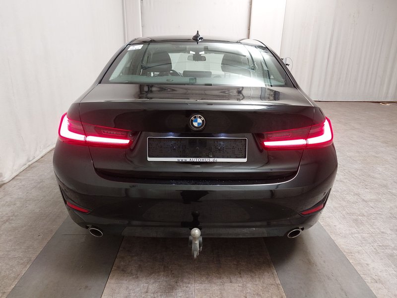 BMW 318d automatik Advantage • ACC • LED — 14