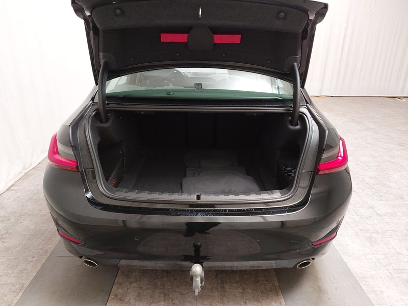 BMW 318d automatik Advantage • ACC • LED — 16