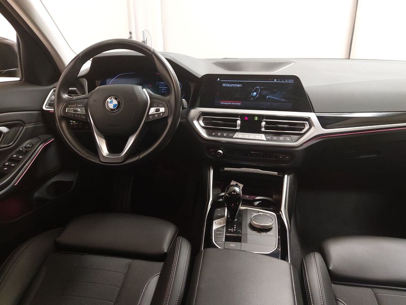 BMW 318d automatik Advantage • ACC • LED — 17