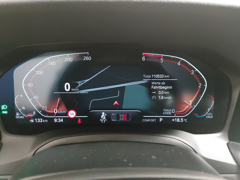 BMW 318d automatik Advantage • ACC • LED — 21