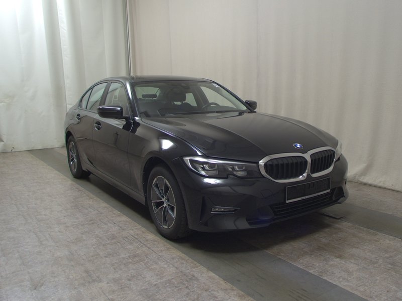 BMW 318d automatik Advantage • ACC • LED — 3