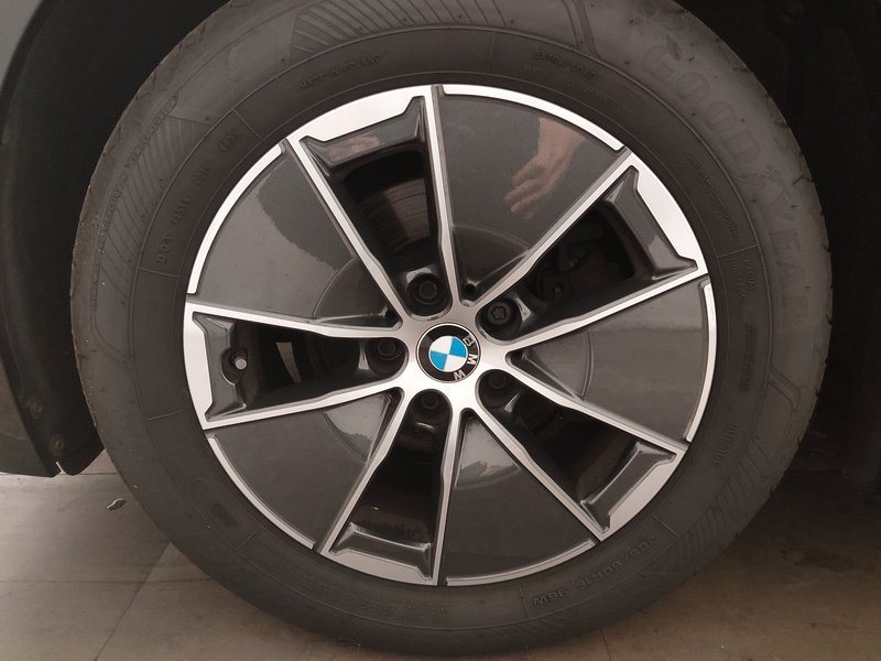 BMW 318d automatik Advantage • ACC • LED — 8