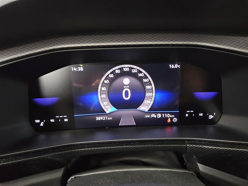 Volkswagen T-Cross 1.0 TSI • AHK • bežično punjenje — 8