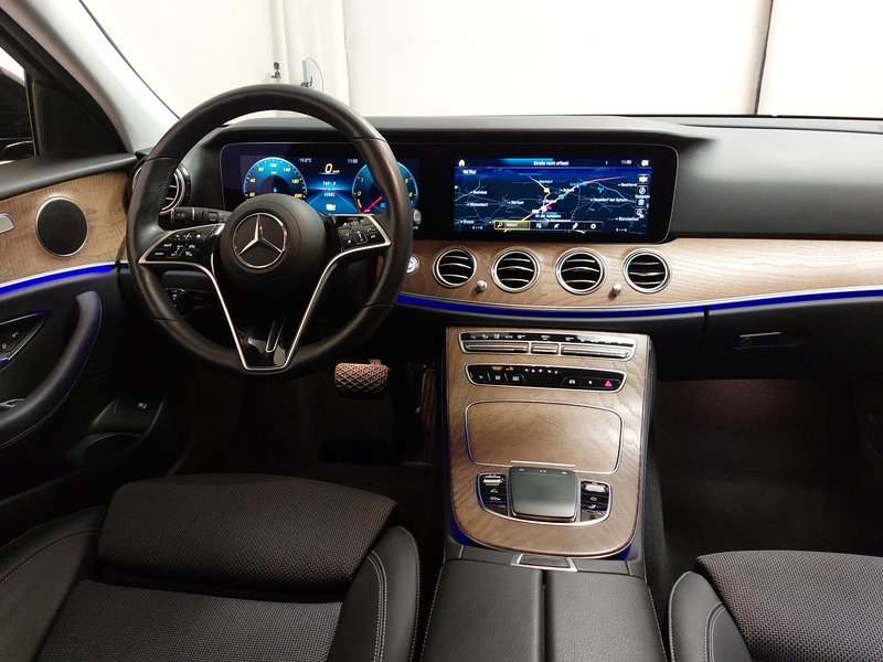 Mercedes-Benz E 300 de karavan automatik Avantgarde • bežično punjenje — 16