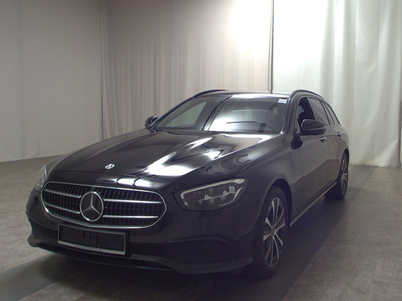 Mercedes-Benz E 300 de karavan automatik Avantgarde • bežično punjenje — 2