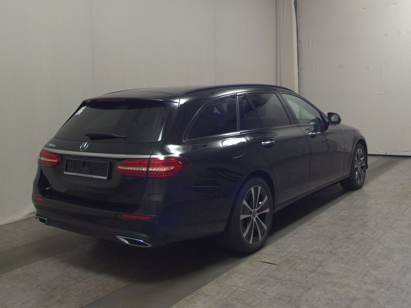 Mercedes-Benz E 300 de karavan automatik Avantgarde • bežično punjenje — 4