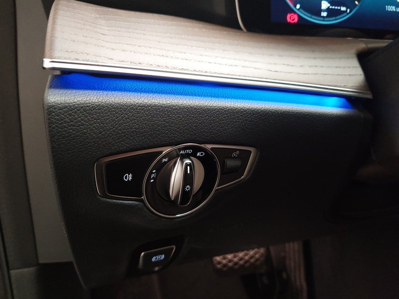Mercedes-Benz E 300 de karavan automatik Avantgarde • bežično punjenje — 7