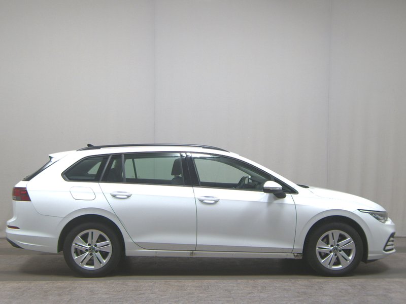 Volkswagen Golf 8 Variant 2.0 TDI automatik Life • ACC • Full LED