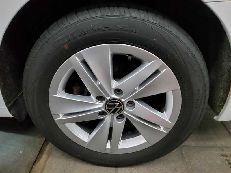 Volkswagen Golf 8 Variant 2.0 TDI automatik Life • ACC • Full LED — 11