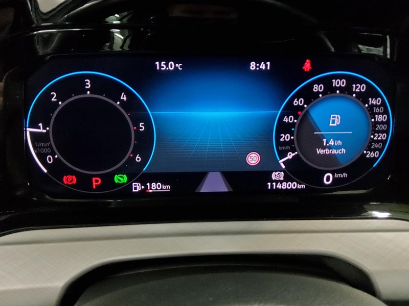 Volkswagen Golf 8 Variant 2.0 TDI automatik Life • ACC • Full LED — 8