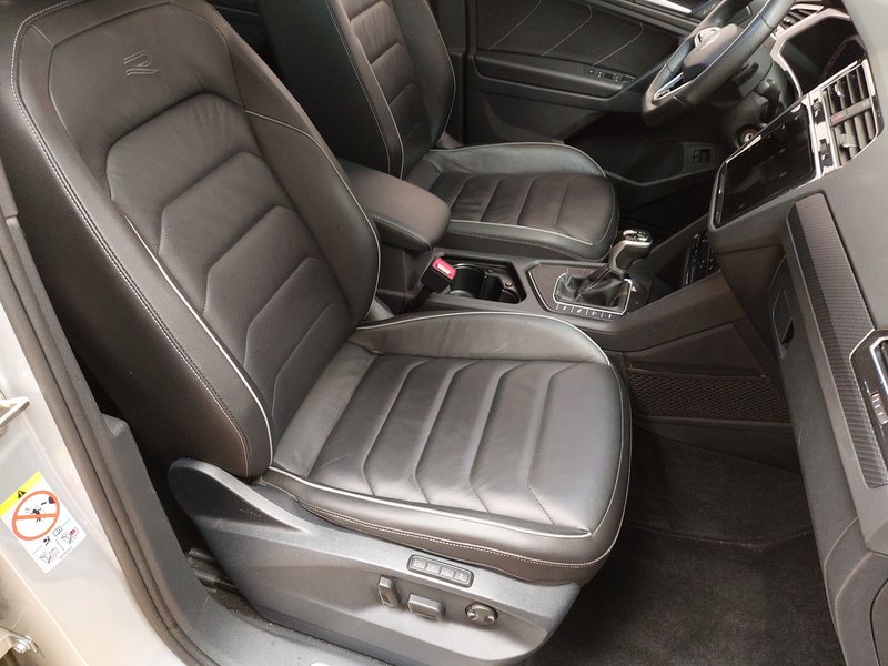 Volkswagen Tiguan 1.4 TSI eHybrid automatik R-Line • panorama • ACC — 10