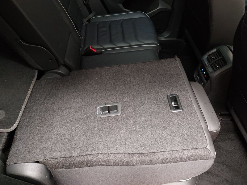 Volkswagen Tiguan 1.4 TSI eHybrid automatik R-Line • panorama • ACC — 11