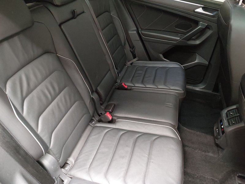 Volkswagen Tiguan 1.4 TSI eHybrid automatik R-Line • panorama • ACC — 12