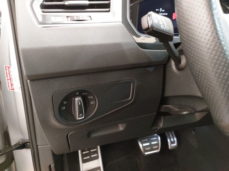 Volkswagen Tiguan 1.4 TSI eHybrid automatik R-Line • panorama • ACC — 7
