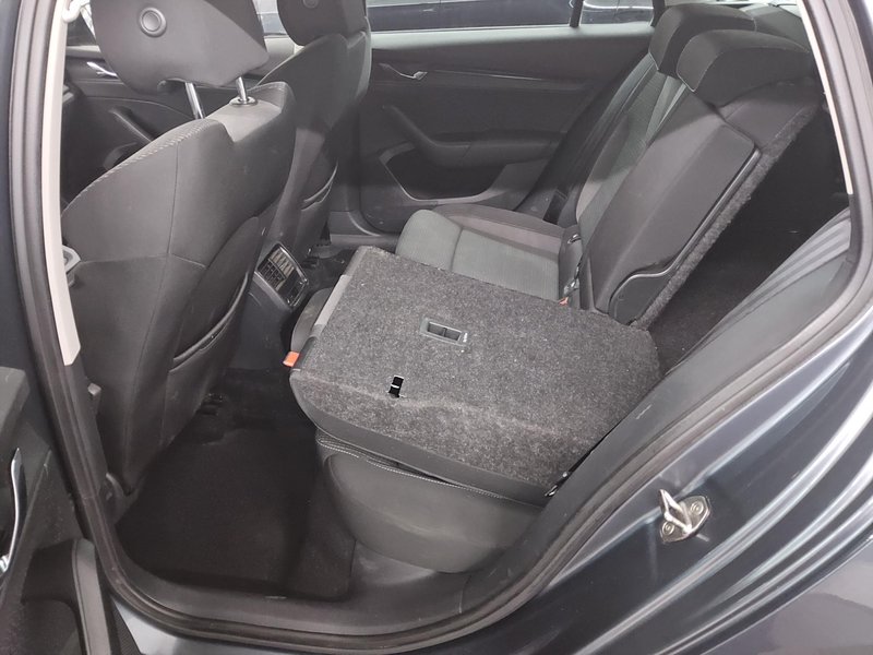 Škoda Octavia Kombi 2.0 TDI Ambition • ACC • AHK — 13