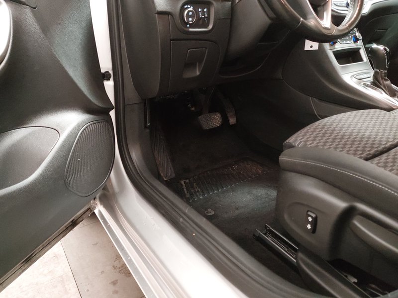 Opel Astra ST 1.5 D Business Edition automatik • AHK • Full LED — 7