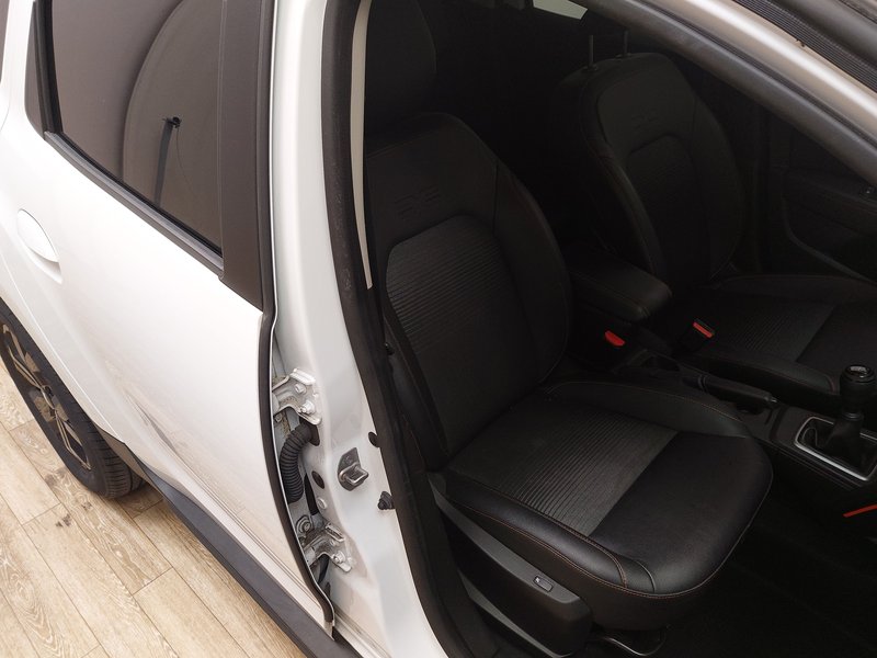Dacia Duster 1.5 dci Extreme — 10