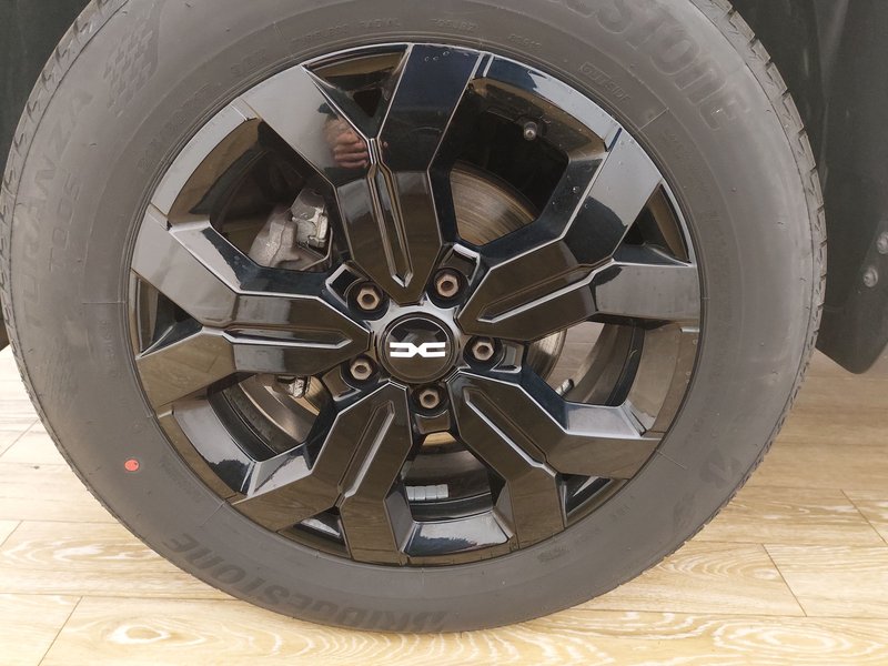 Dacia Duster 1.5 dci Extreme — 8