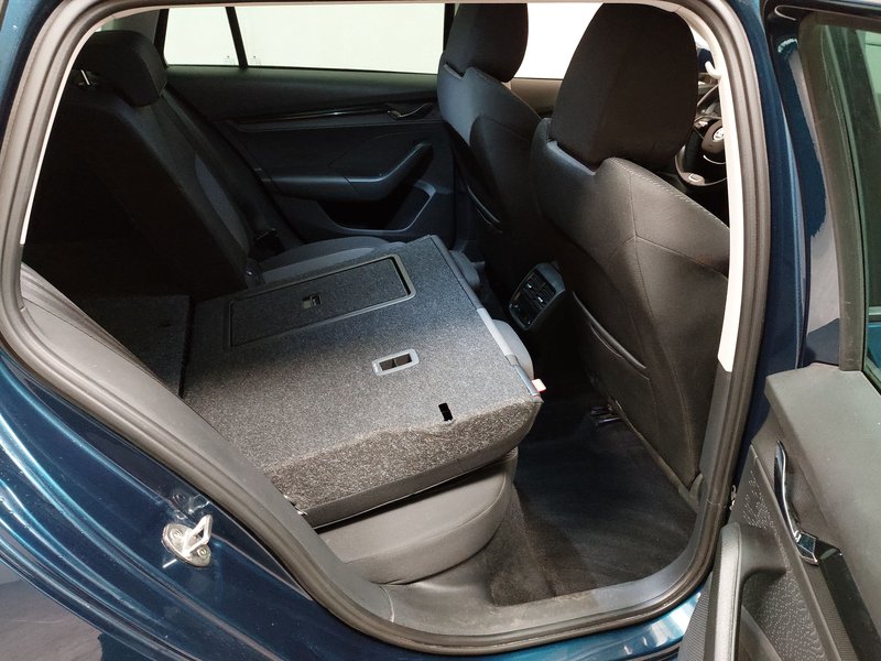 Škoda Octavia Kombi 1.4 TSI iV automatik Ambition • AHK • Full LED — 11