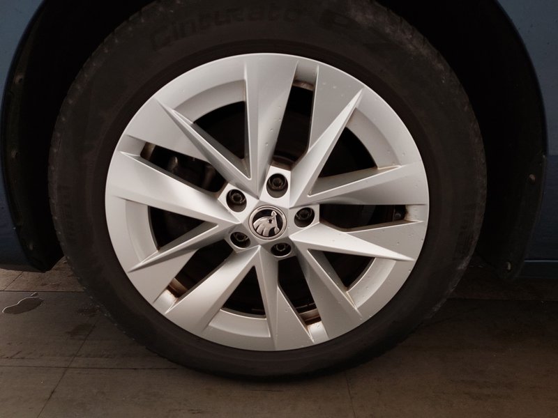 Škoda Octavia Kombi 1.4 TSI iV automatik Ambition • AHK • Full LED — 8