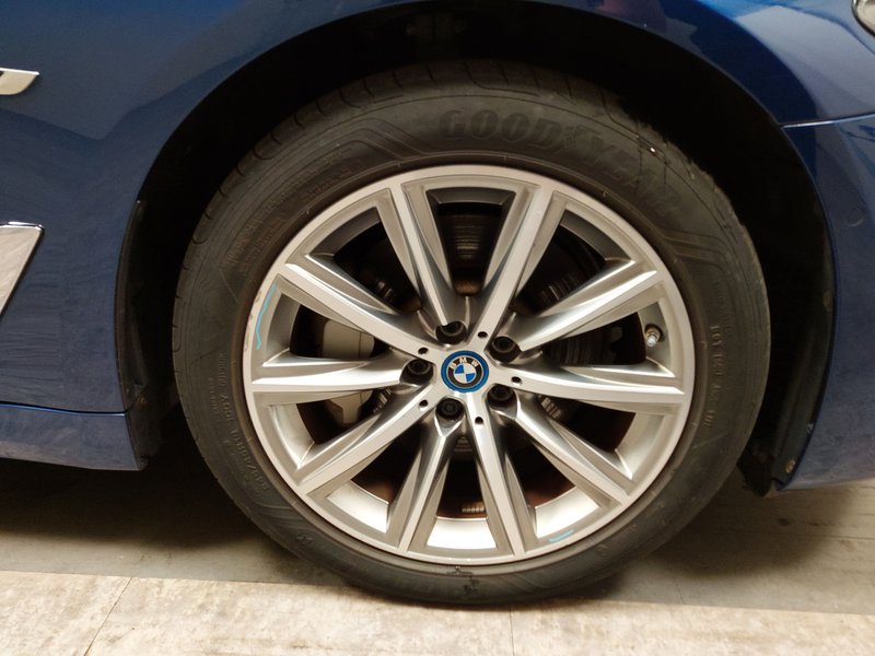 BMW 530e Touring automatik • ACC • Full LED — 11