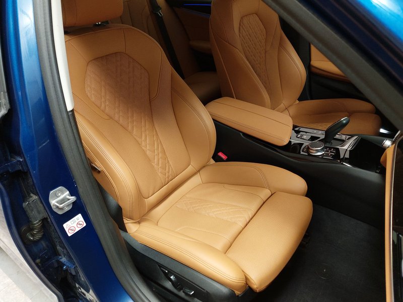 BMW 530e Touring automatik • ACC • Full LED — 12