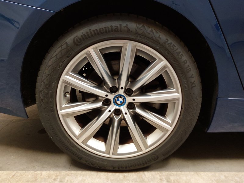 BMW 530e Touring automatik • ACC • Full LED — 15