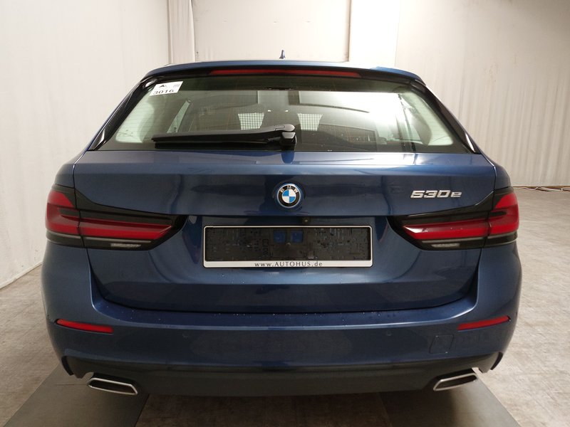 BMW 530e Touring automatik • ACC • Full LED — 16