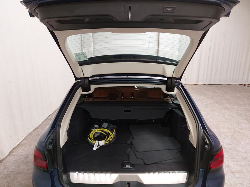 BMW 530e Touring automatik • ACC • Full LED — 17