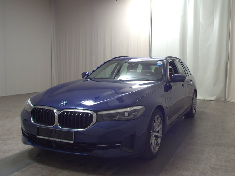 BMW 530e Touring automatik • ACC • Full LED — 2