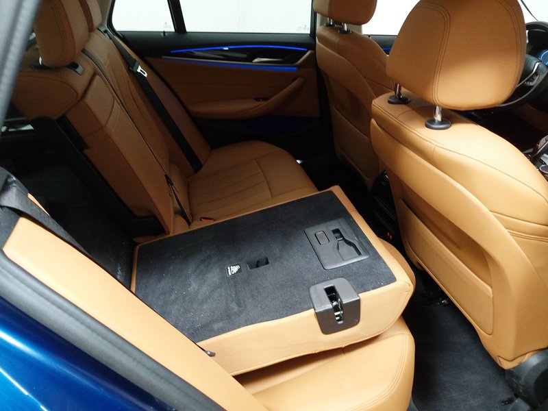 BMW 530e Touring automatik • ACC • Full LED — 23