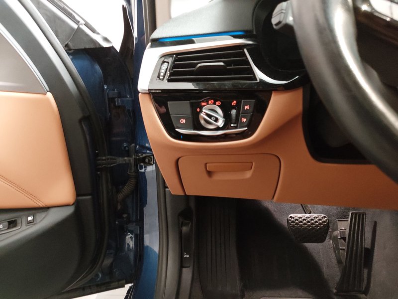 BMW 530e Touring automatik • ACC • Full LED — 7