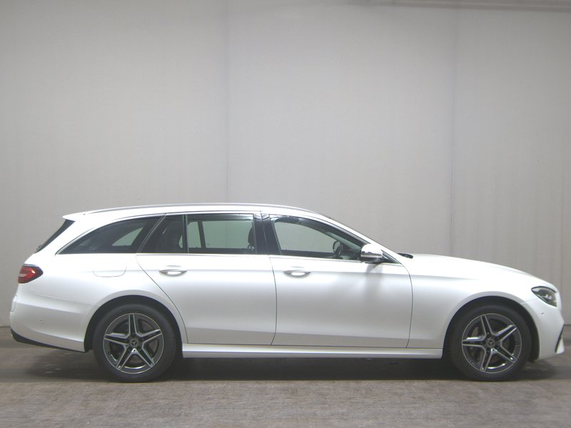 Mercedes-Benz E 300 de karavan automatik AMG Line • panorama • HUD