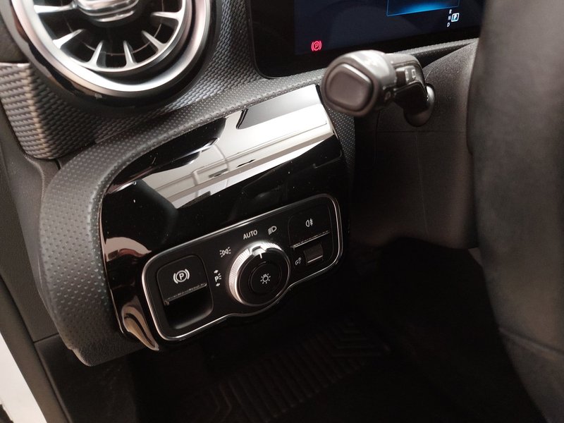 Mercedes-Benz CLA 180 d Shooting Brake automatik Progressive — 7