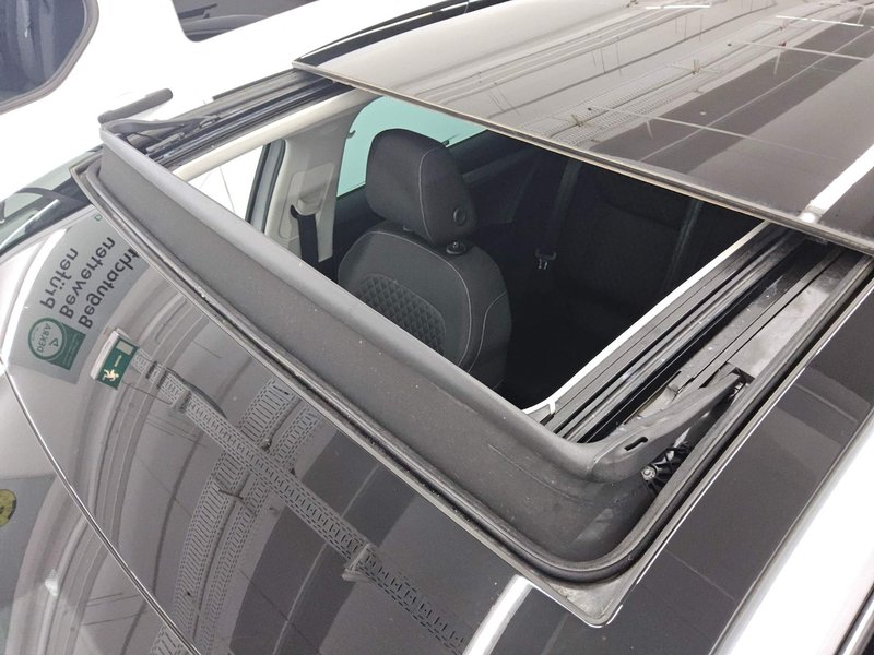 Škoda Superb 2.0 TDI automatik Ambition • Full LED • panorama — 12