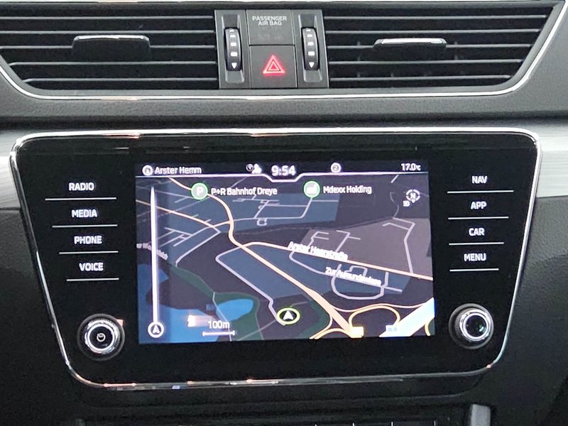 Škoda Superb 2.0 TDI automatik Ambition • Full LED • panorama — 7