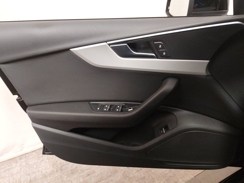 Audi A4 Avant 40 TDI automatik advanced • Full LED — 5