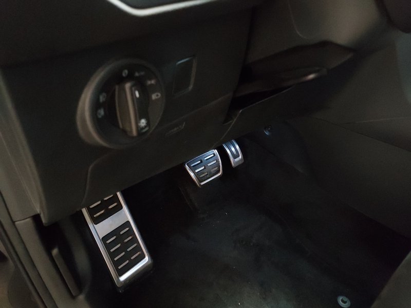 SEAT Ateca 2.0 TDI automatik FR-Line • ACC • električna peta vrata — 7