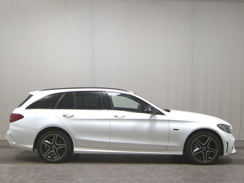 Mercedes-Benz C 300 de karavan automatik • ACC • bežično punjenje