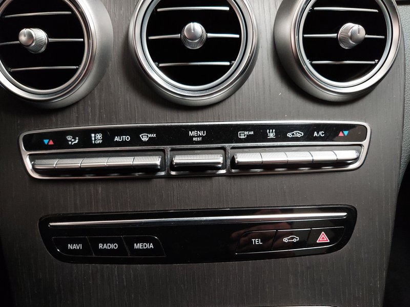Mercedes-Benz C 300 de karavan automatik • ACC • bežično punjenje — 19