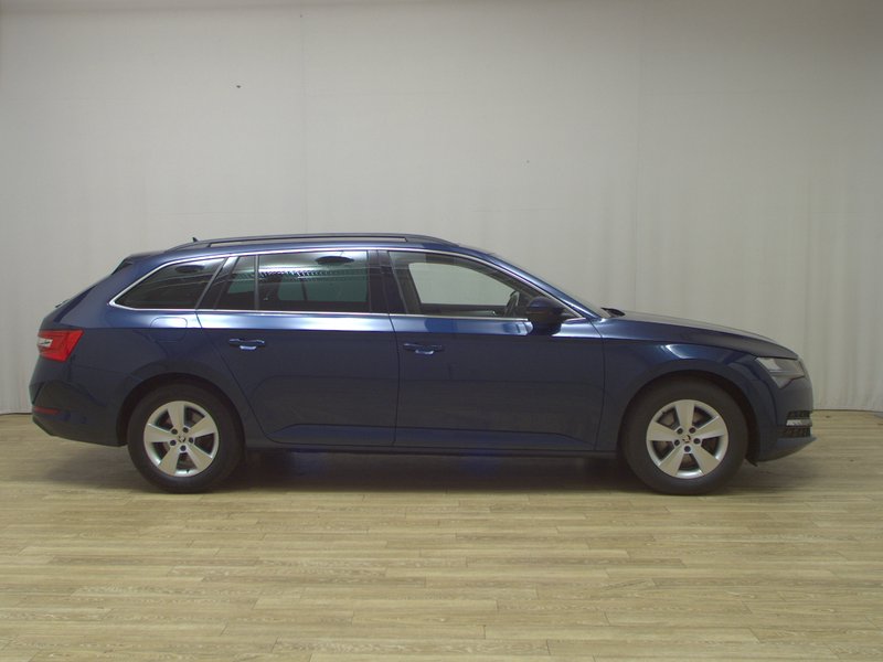 Škoda Superb Kombi 2.0 TDI automatik Ambition • ACC • AHK