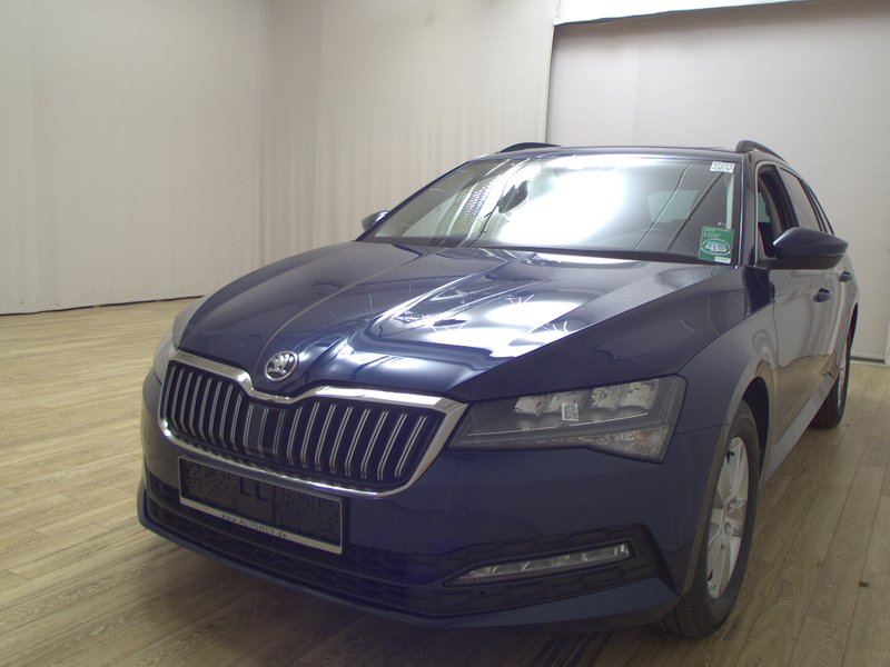 Škoda Superb Kombi 2.0 TDI automatik Ambition • ACC • AHK — 2